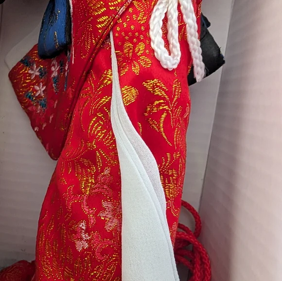 Vintage 1970s 1980s Japanese Red Geisha Doll Figurine In Traditional Attire - Picture 4 of 9